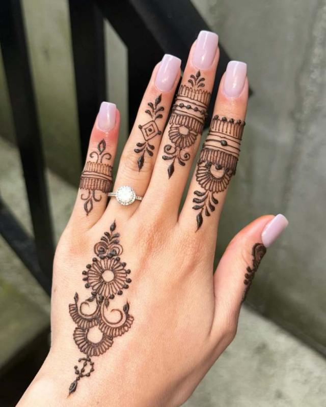 Henna Designs by Henna Artists